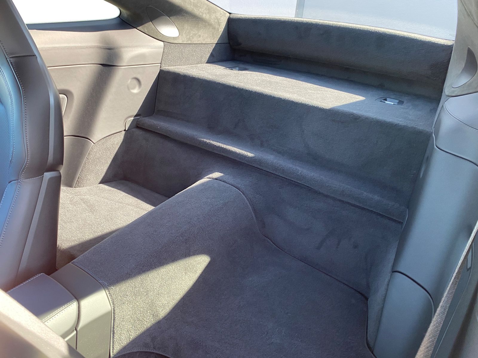 Fahrzeugabbildung Porsche 992 Turbo/Lift/Carbon Dach/Aero-Kit/360°Kamera