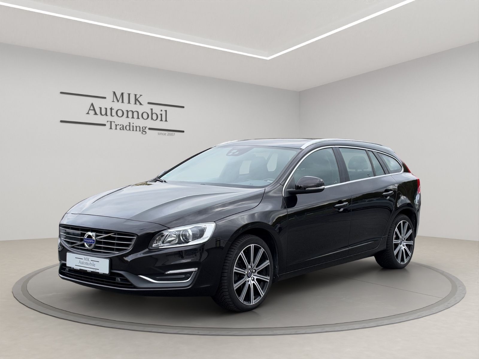 Volvo V60 Kombi Summum ACC-Keyless -SD -Leder
