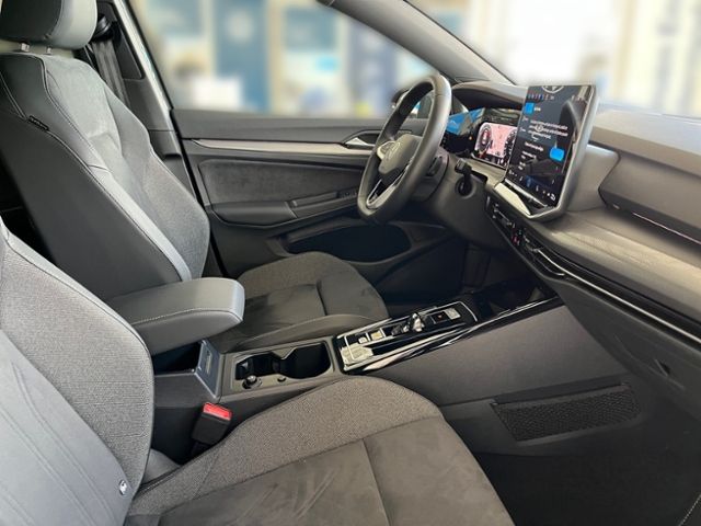 Fahrzeugabbildung Volkswagen Golf EDITION 50 1.5 eTSI DSG EDITION 50 AHK DCC