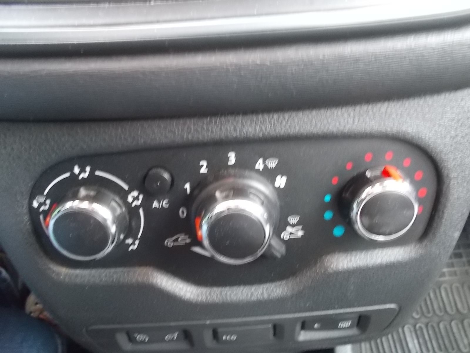 Fahrzeugabbildung Dacia Lodgy Stepway 1.2 TCe 7 Sitze