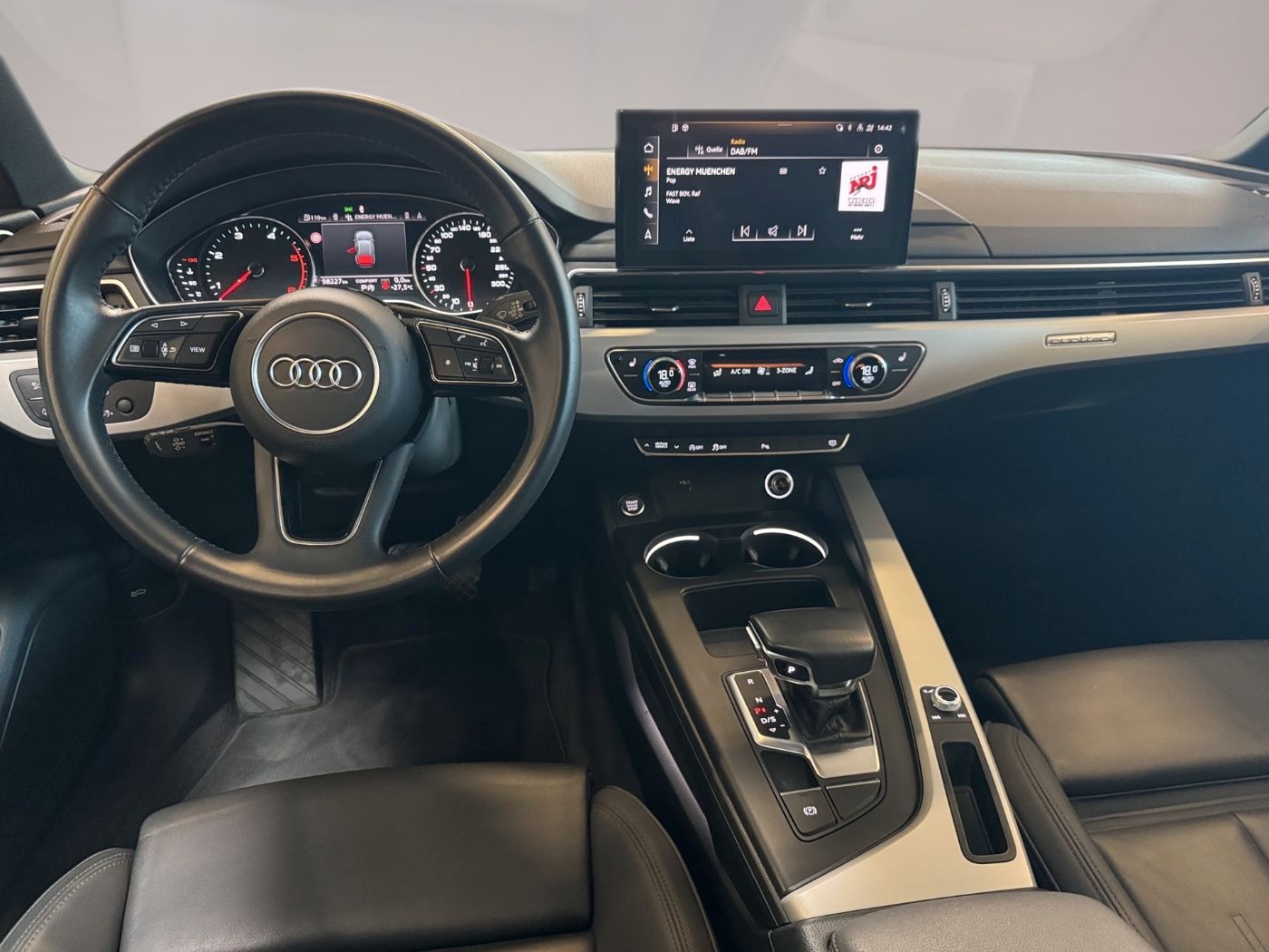 Audi A4 45TDI quattro S line ACC MMI LEDer PANO RFK foto 10