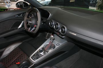 Fahrzeugabbildung Audi TT RS Roadster TFSI quattro B&O, LED, 20Zoll