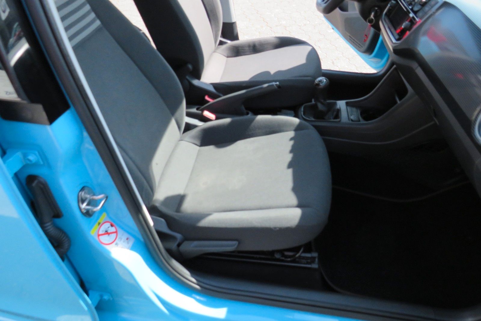 Fahrzeugabbildung Volkswagen up! 4T GJ KLIMA SPURHALTE DAB SCHECKHEFT