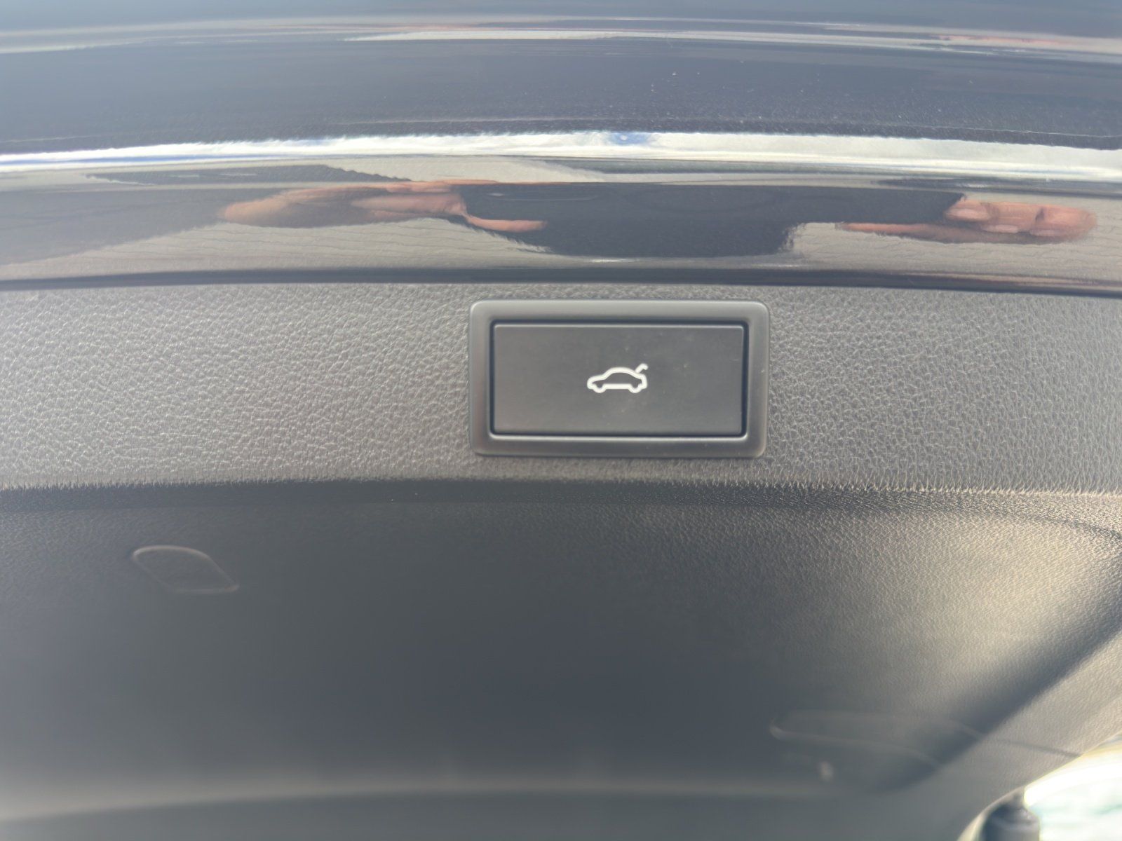 Fahrzeugabbildung SKODA Octavia 2.0 TDI DSG Selection/AHK/360°/HUD/LED/