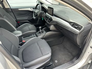 Ford Focus - 8