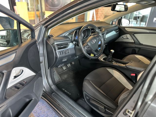 Toyota Avensis Kombi Edition
