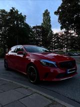 Mercedes-Benz Mercedes A Klasse 200D - Mercedes-Benz E 200: Kleinwagen