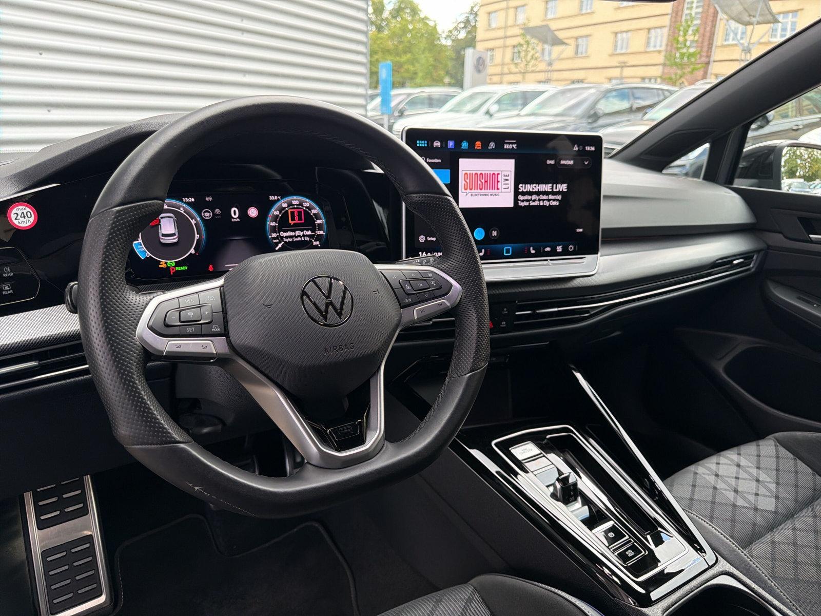 Volkswagen Golf VIII 1.5 eTSI DSG R-Line AHK MATRIX DCC KAM, миниатюра 15