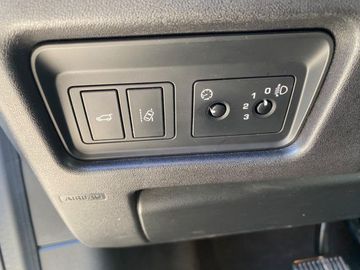 Land-Rover Discovery Sport - 11