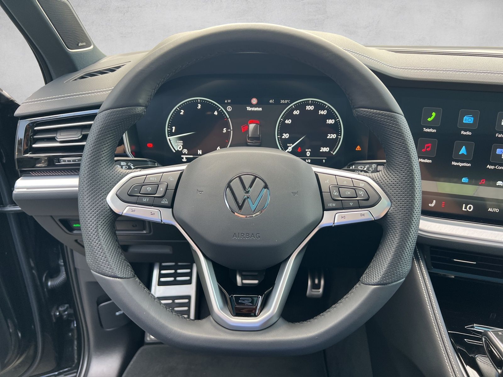 Touareg R-Line 3.0 V6 TDI 4M Leder*AHK*Luft*Blac