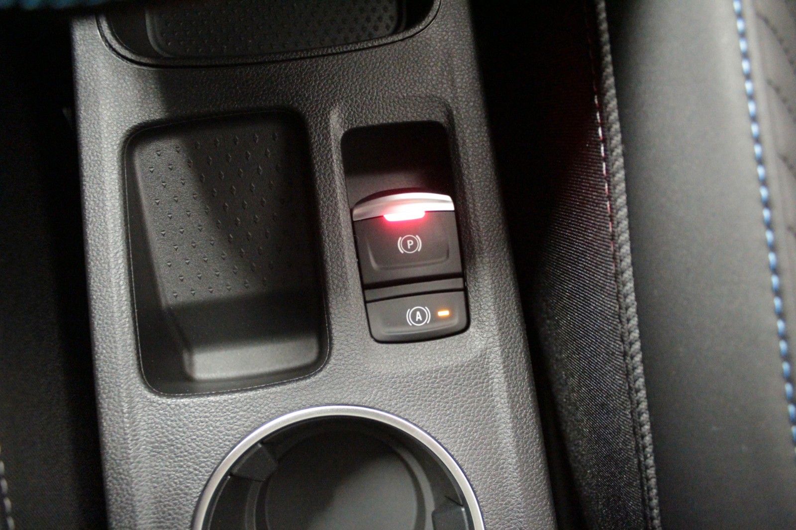 Fahrzeugabbildung Renault Captur Mild Hybrid 160 EDC Esprit Alpine