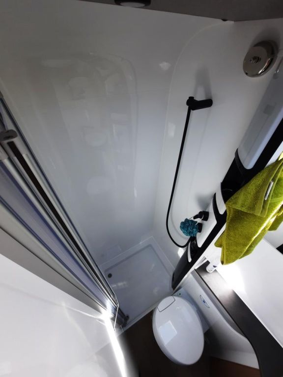 Fahrzeug Übersicht 16 Fahrzeugabbildung Hobby ONTOUR T 700 F Verfüg./Sparen Sie 17.140,- €
