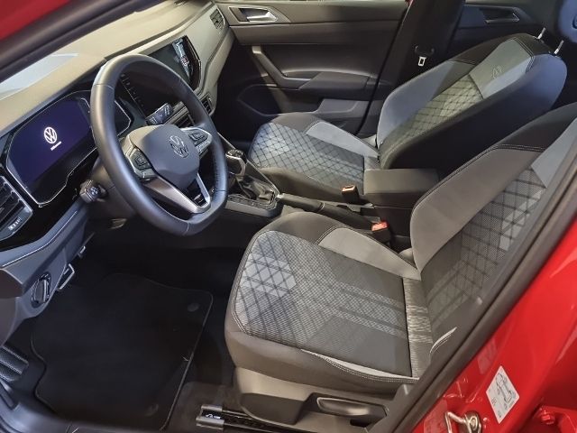 Fahrzeugabbildung Volkswagen Taigo 1.5 TSI R-LINE BLACK STYLE IQ.DRIVE NAVI K