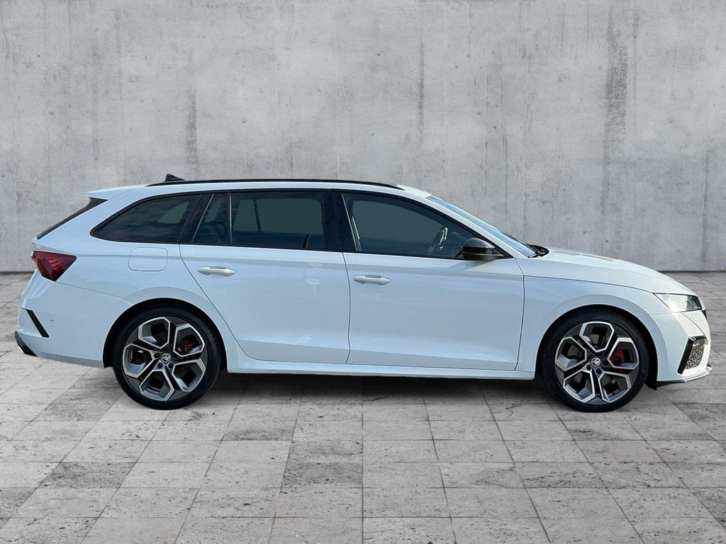 Skoda Octavia 2022 г. Белый, пробег 46463 км