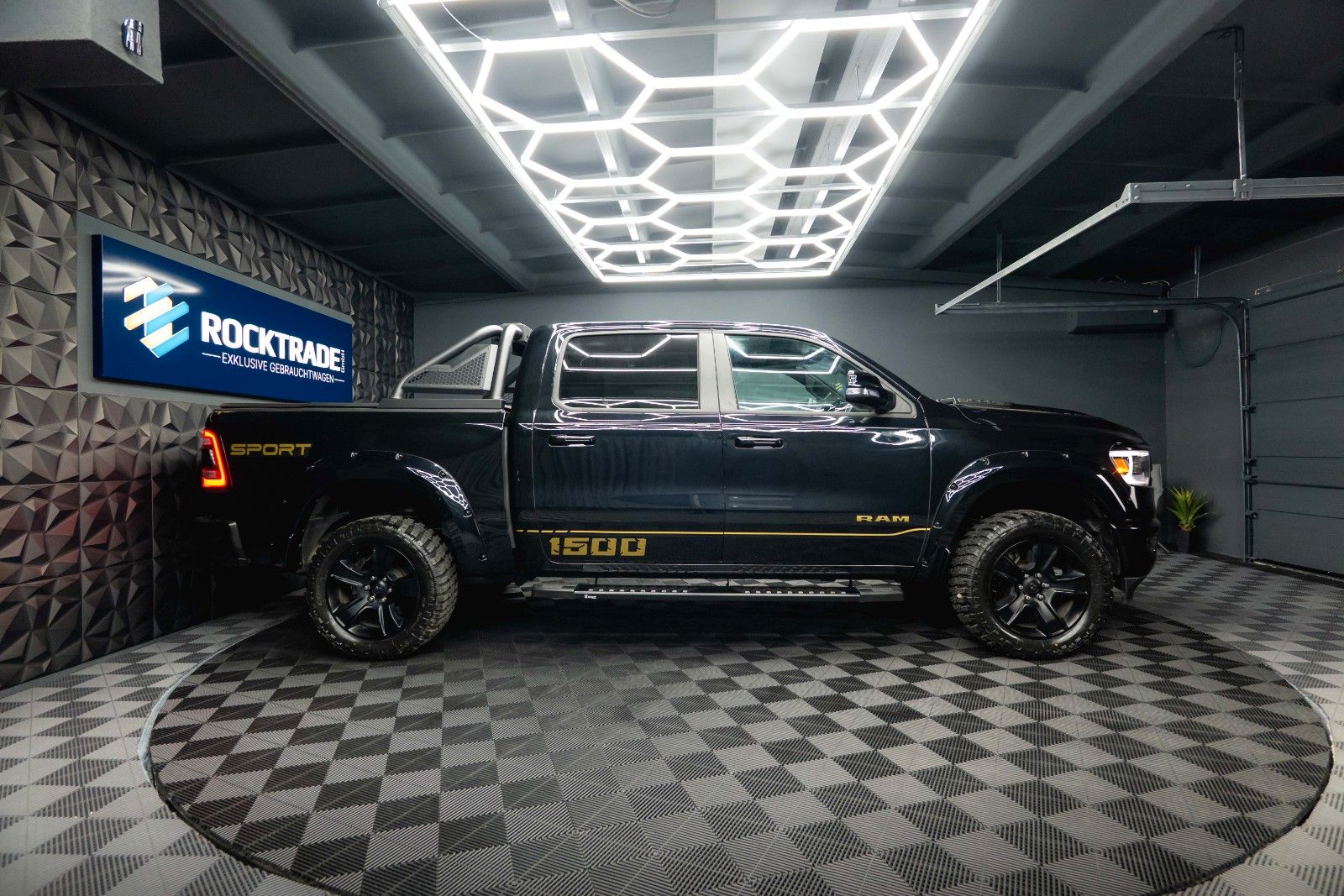 Fahrzeugabbildung Dodge RAM 5.7 V8 GOLD EDITION OFFROAD 4x4 UNFALLFREI