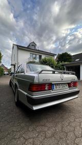 Mercedes-Benz 190E 2.5-16 V - Mercedes-Benz 190 mit Benzin-Antrieb: Limousine, 2.5