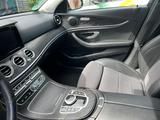 Mercedes-Benz E 220 d T Autom. - - Mercedes-Benz E 220 in Krefeld