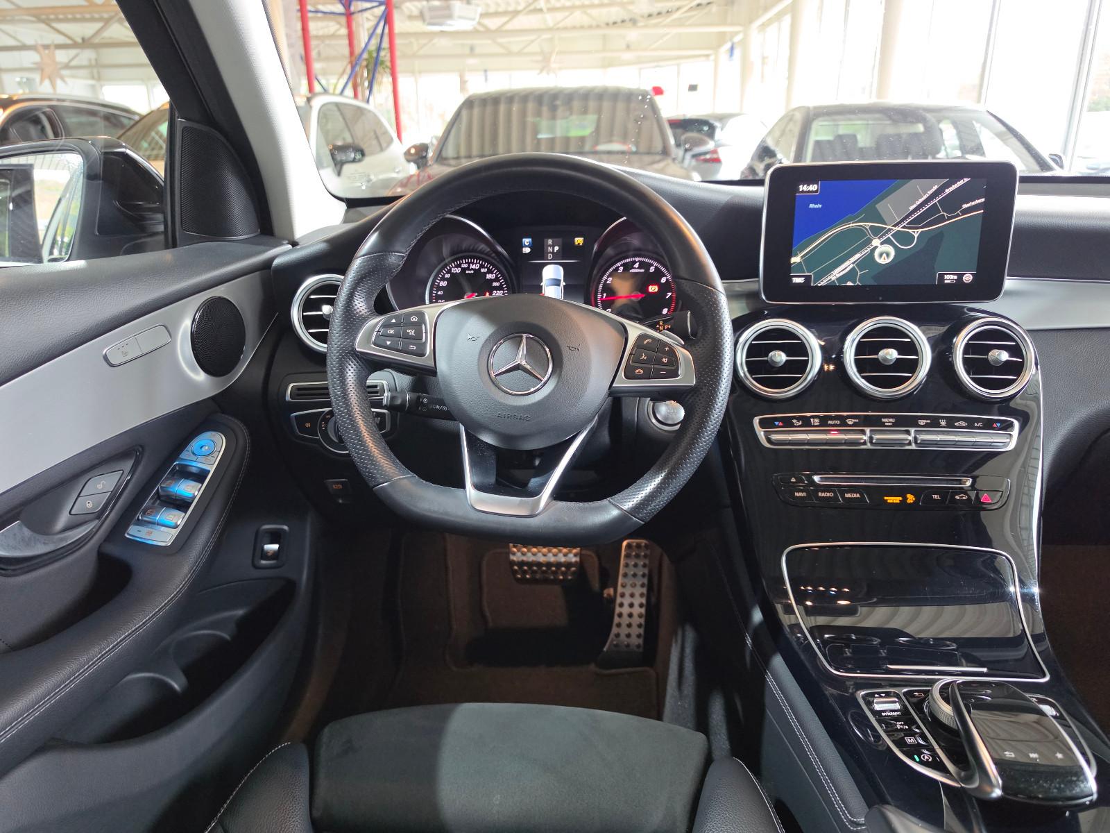 Mercedes-Benz GLC 300 4Matic AMG Line+LED+KAMERA+19" AMG+