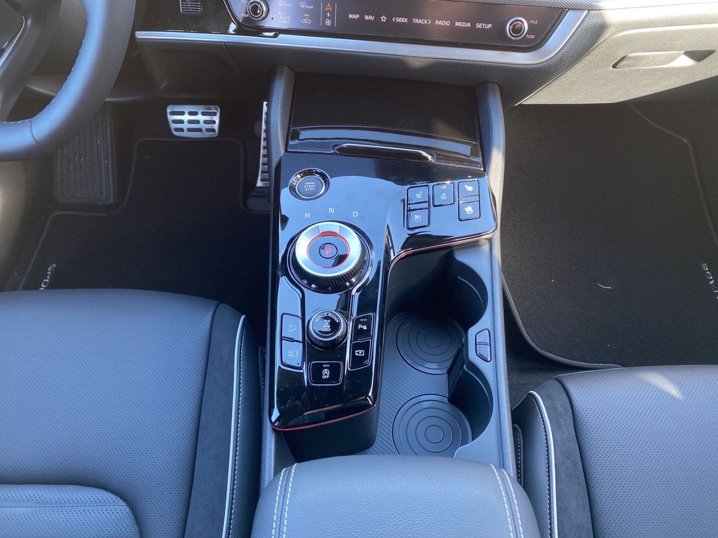 Fahrzeugabbildung Kia Sportage GT-LINE 4WD 1.6 T-GDI MILD-HYBRID *SOUN