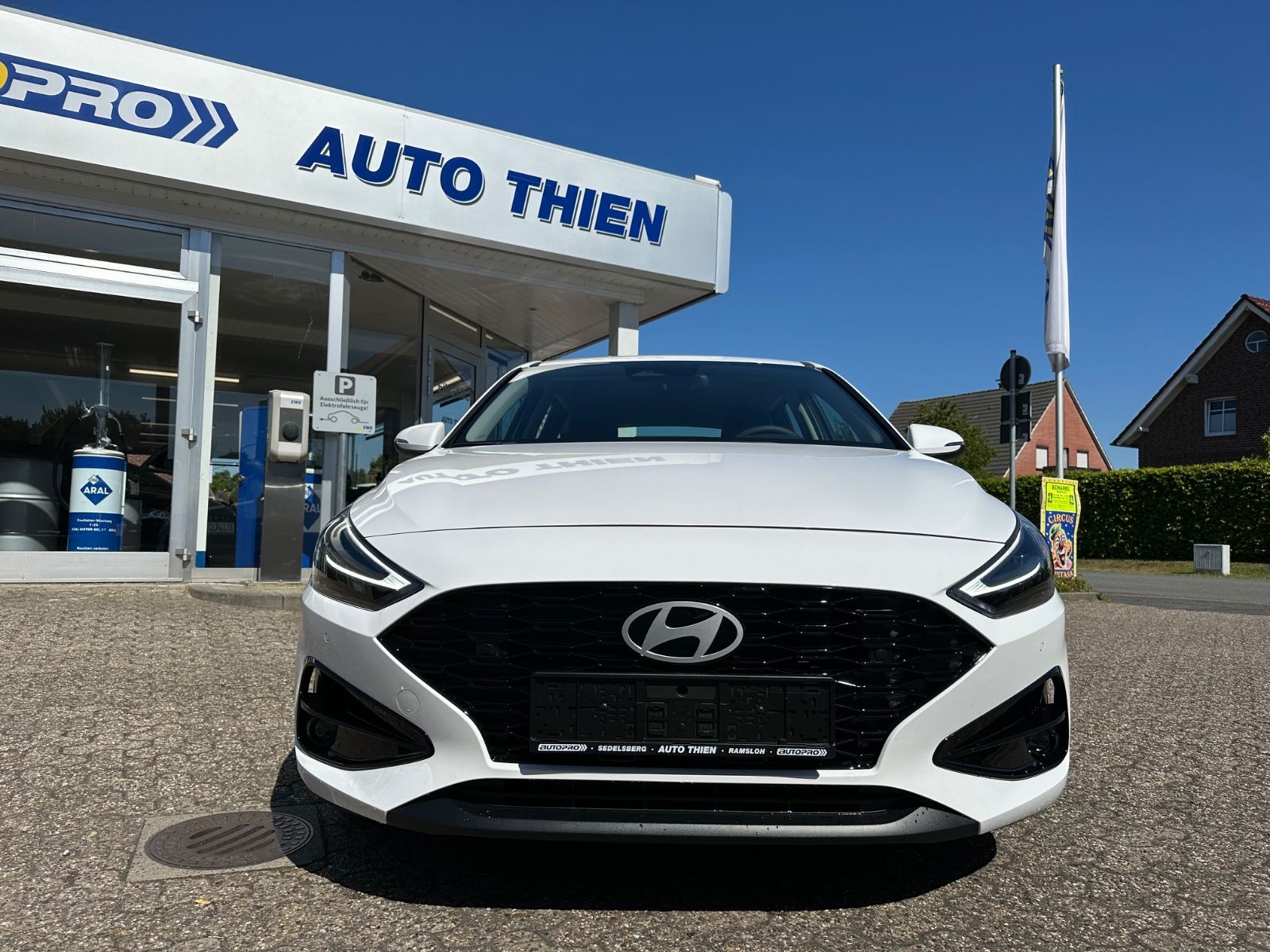 Fahrzeugabbildung Hyundai i30 Kombi 1.0 T-GDI DCT Comfort Navi/GRA/Shzg