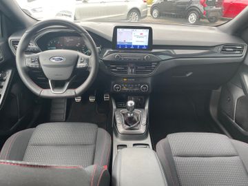 Fahrzeugabbildung Ford Focus Lim. ST-Line, LED, Winterpaket, Navi