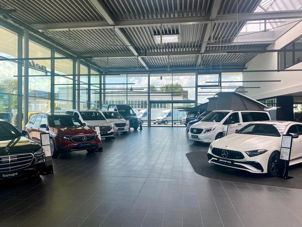 showroom-image-top