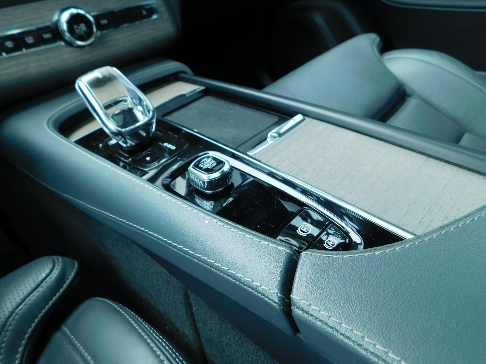 Fahrzeugabbildung Volvo XC90 T8 Inscription Edition "Bowers&Wilkins"