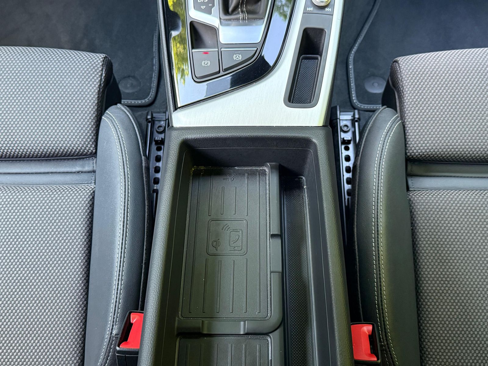 Fahrzeugabbildung Audi A4 Avant 40 TDI S-tr. S Line LED+NAV+KAM+SHZ+MFL