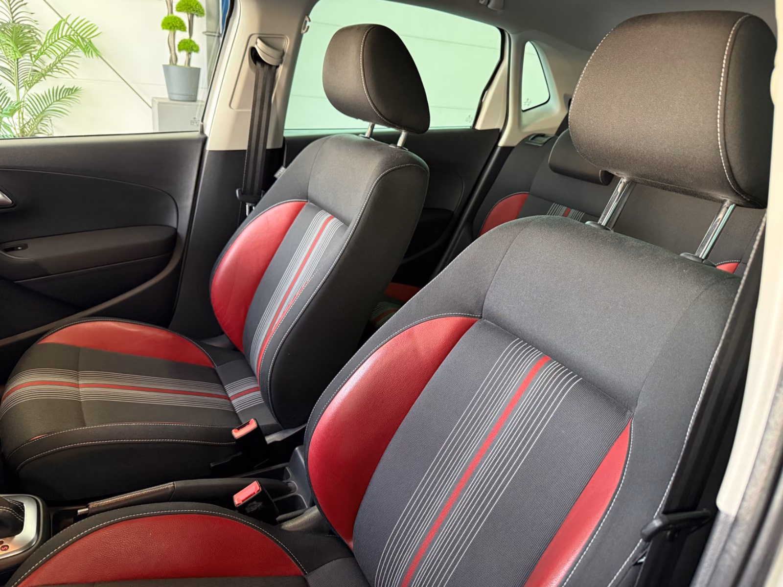 Volkswagen Polo 1.2 TSI*MATCH*AUTO*NAV*TMP*CARPL*ANDR*LEDER