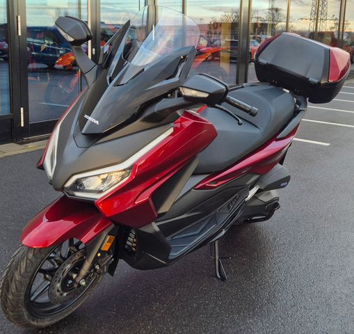 Honda Forza 350 mit Top Case 2025  NSS 350