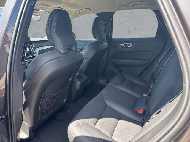 Volvo XC60 Plus Dark B4 Diesel 19''LM Standhz 360kam A foto 5