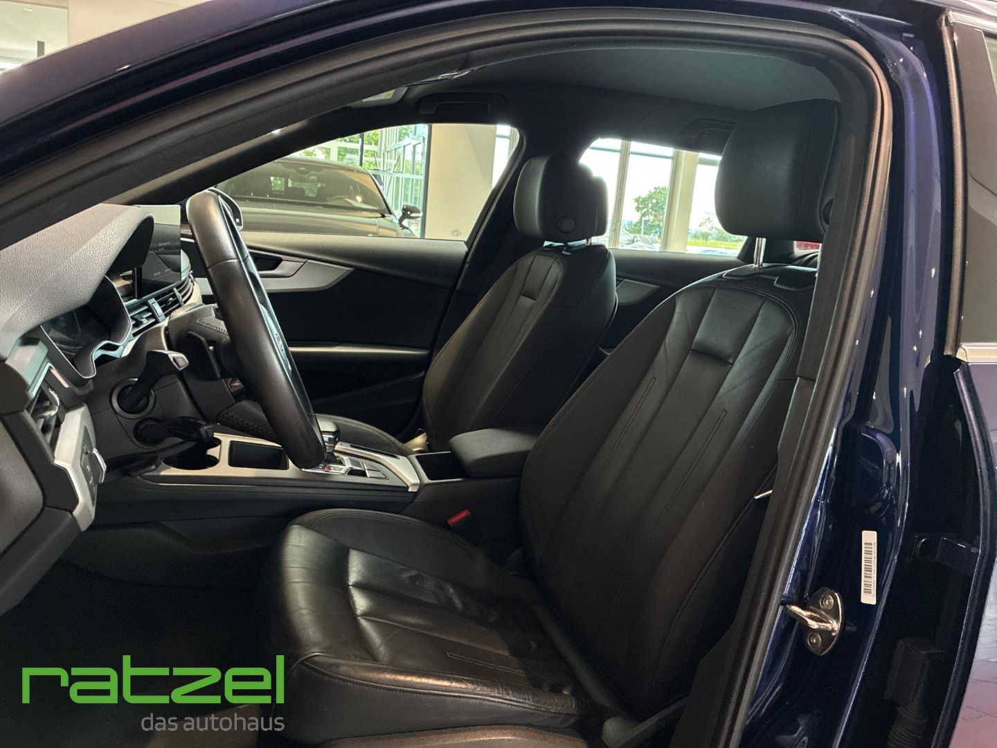 Fahrzeugabbildung Audi A4 Avant 40 2.0 TDI quattro advanced AHK+Navi Me