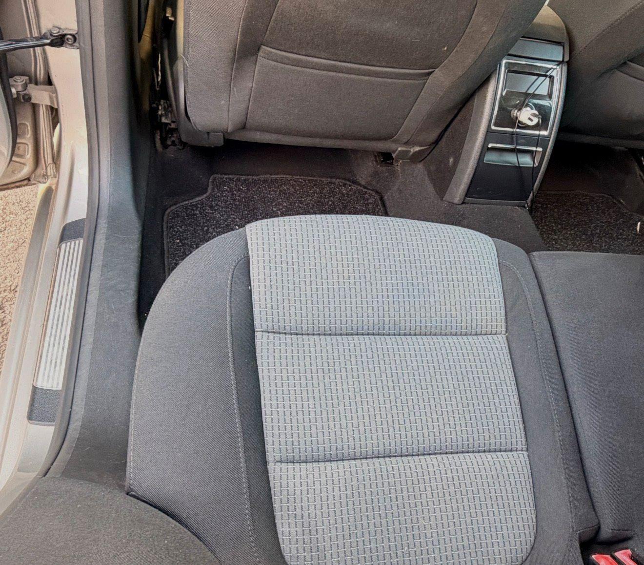 Volkswagen  2010 — photo 11