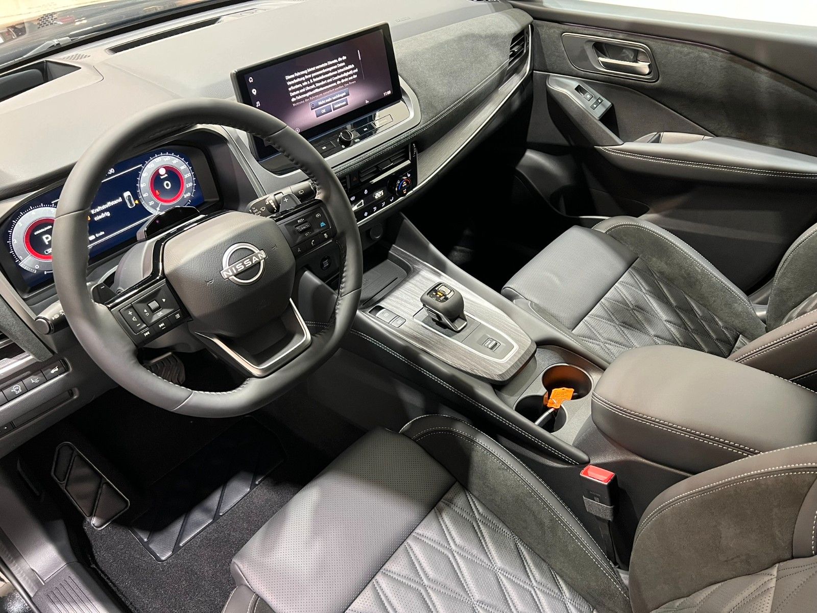 Fahrzeugabbildung Nissan Qashqai 1.3 MHEV -X-tronic Tekna+Premium
