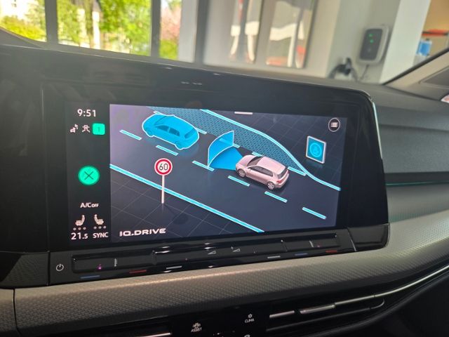 Golf  VIII MOVE 1.5 eTSI DSG LED+ NAV ACC HUD AH