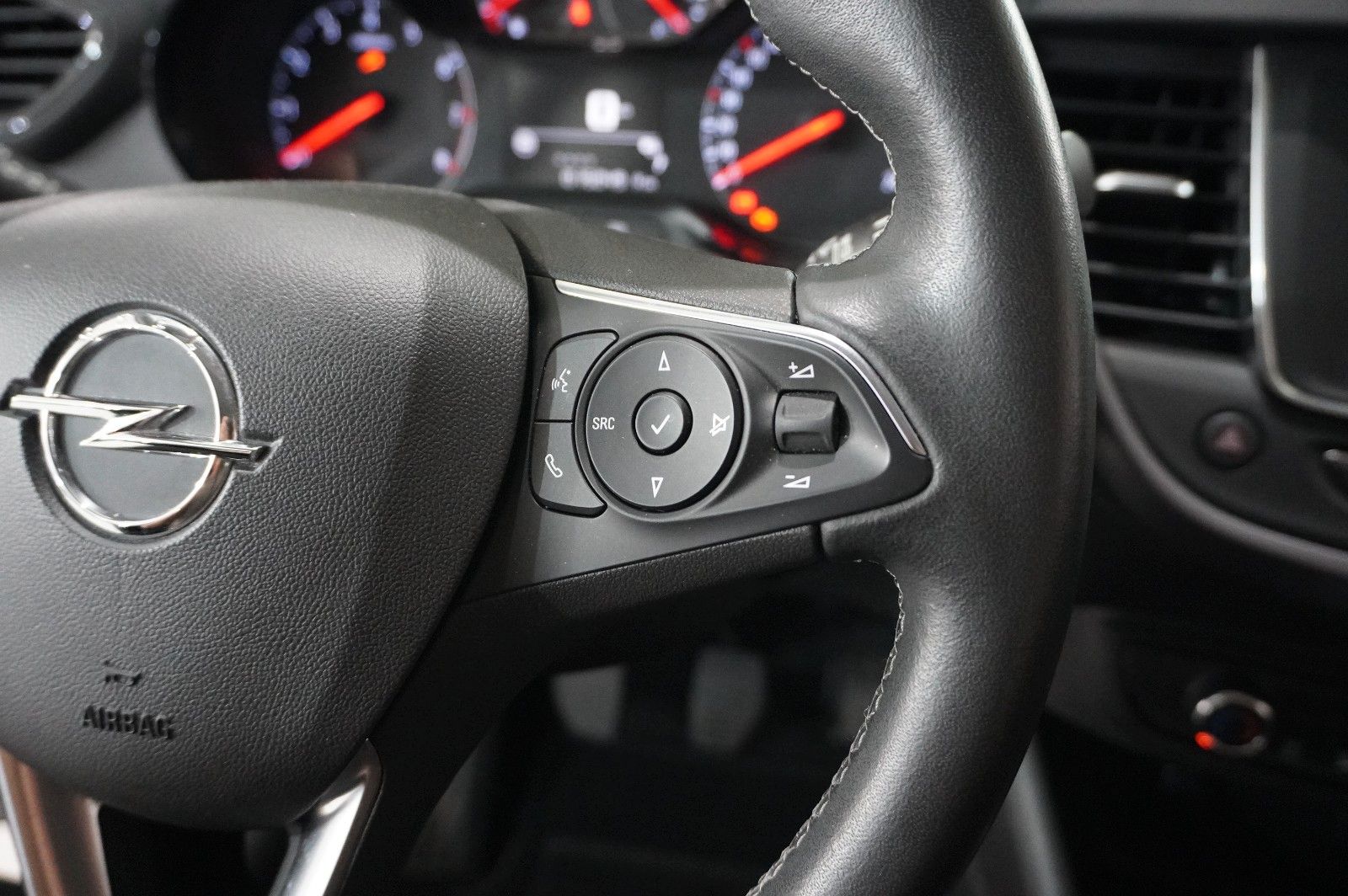 Fahrzeugabbildung Opel Crossland (X) 1.2 EDITION NAVI/LED/KAMERA/DAB+