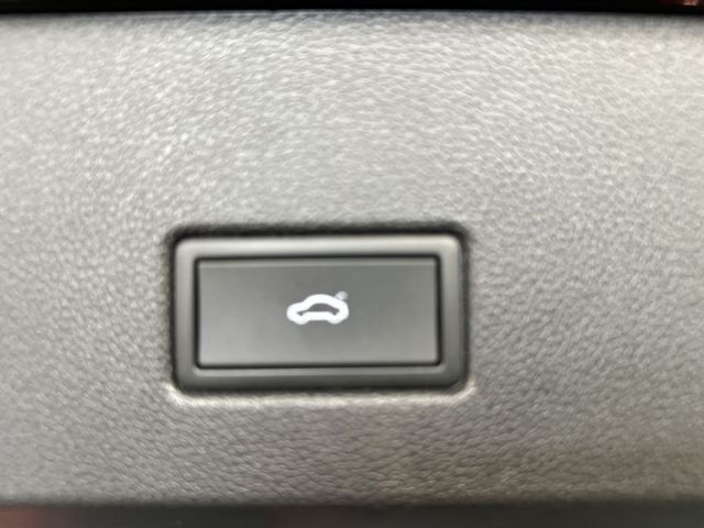 T-Roc R 2.0 TSI BLACK AKRA+IQ.LIGHT+PANO+AKRA+NA