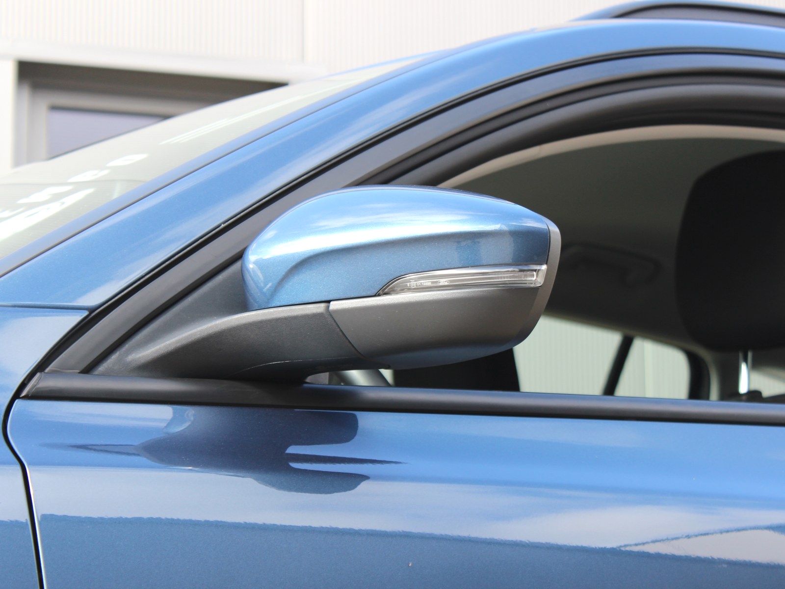 Fahrzeugabbildung Ford Focus Cool & Connect 1,0 EcoBoost Start/Stopp