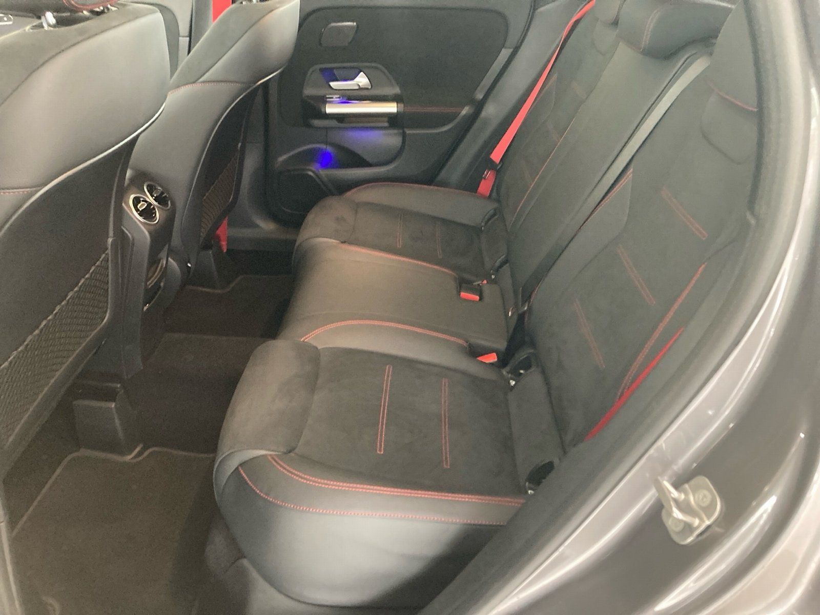 Fahrzeugabbildung Mercedes-Benz GLA 35 4M AMG Premium*Pano*Night*19"*Multibeam*