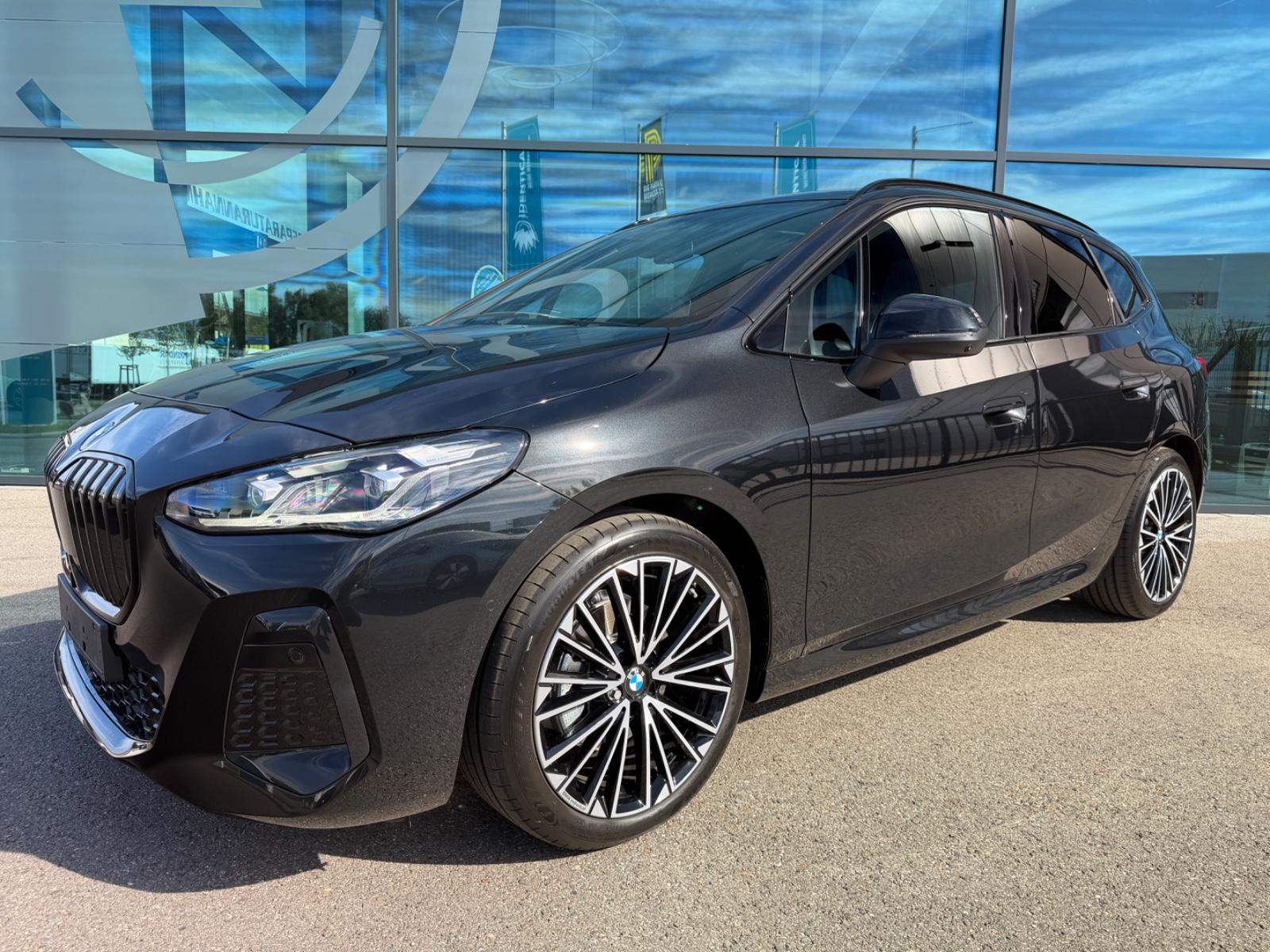 BMW 218 Active Tourer M SPORT*PANO*MEMORY*HUD*AHK*19