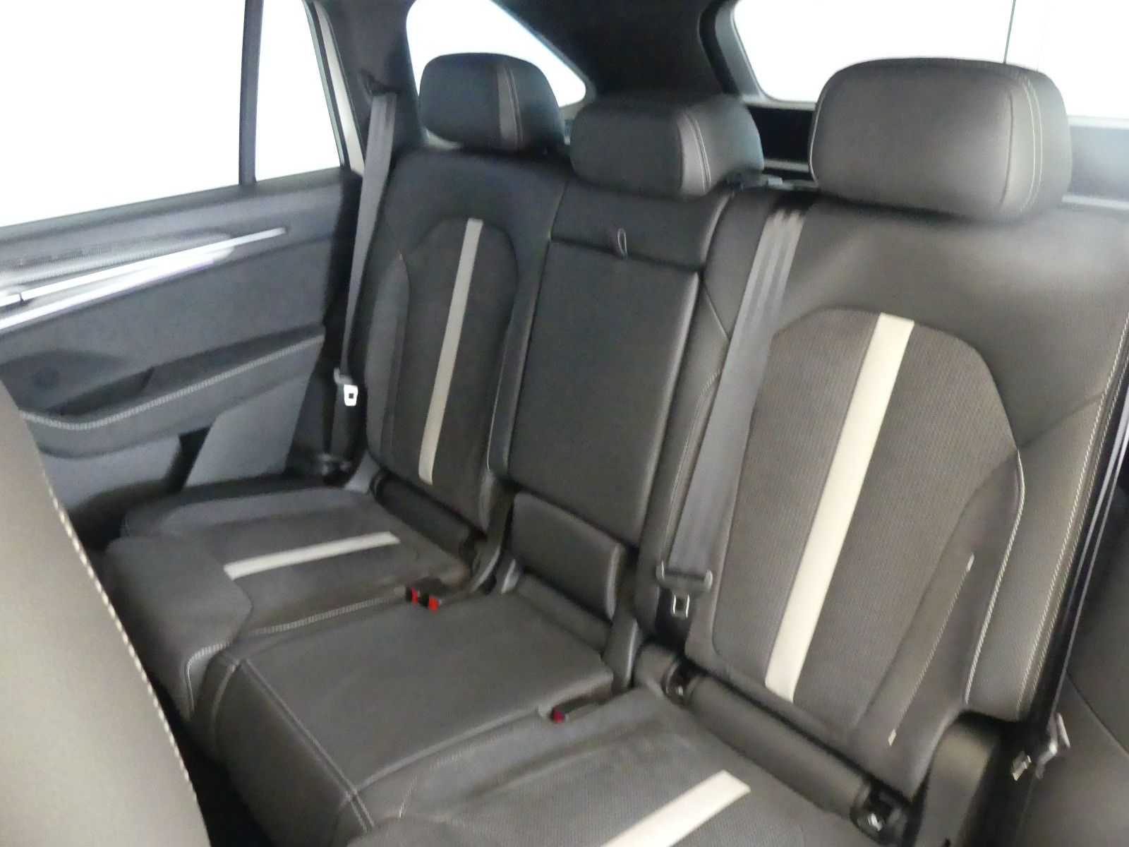 Fahrzeugabbildung SKODA Kodiaq 2.0 TDI DSG 4x4 Sportline *AHK*FSH*NAV*