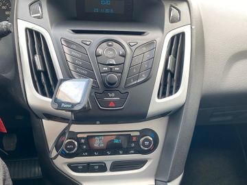 Bild 15 Ford Focus Turnier 1,6TDCi*AHK*TÜV*KLIMAAUTO*WSS-HZ