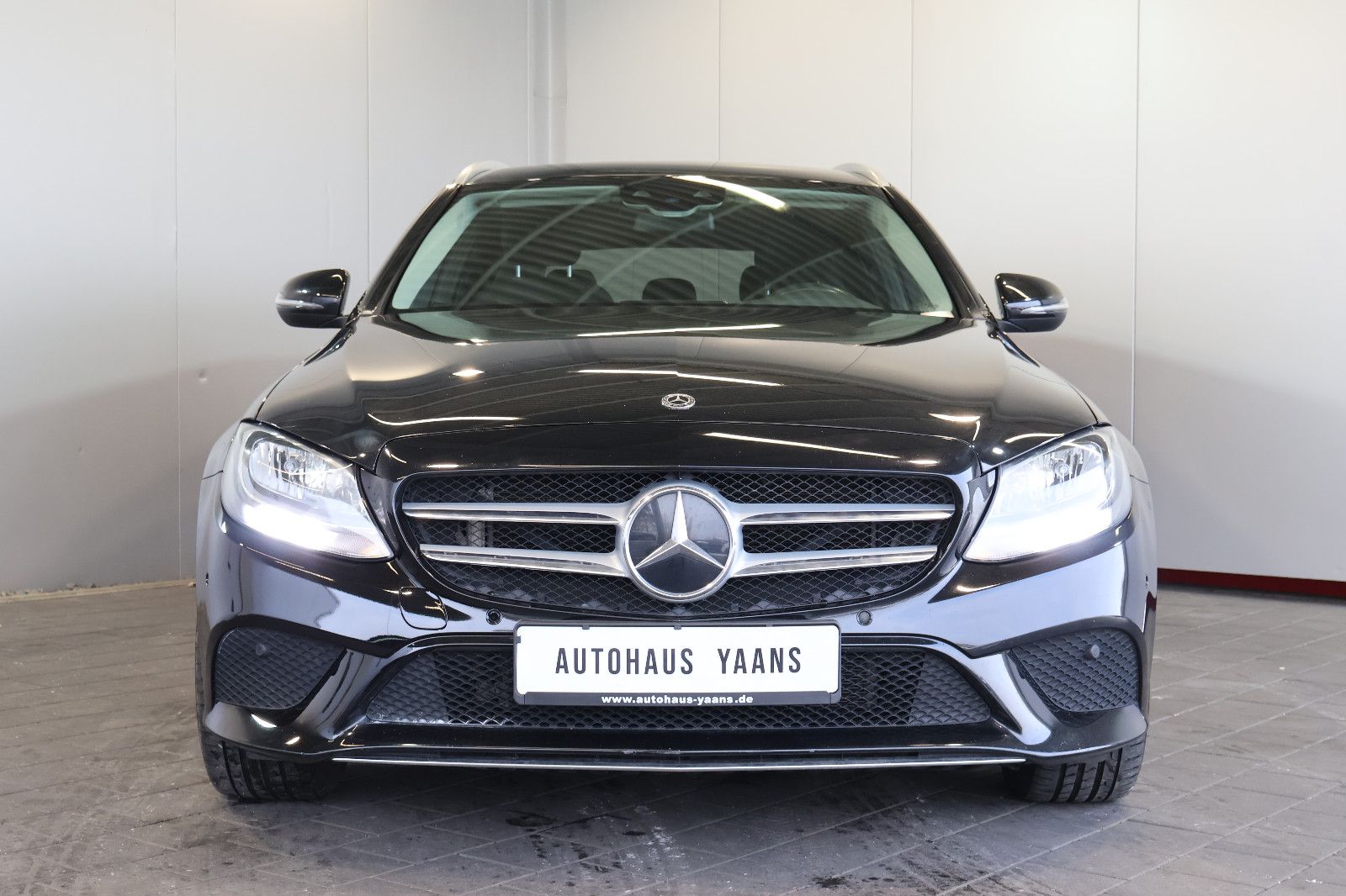 Mercedes-Benz C 300 T de Avantgarde HUD+FRONT+KAM+STDHZG+18" imagem 2
