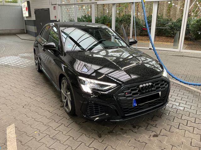 AUDI S3 *Matrix LED*AHK*Businesspaket*Optikp. schwarz