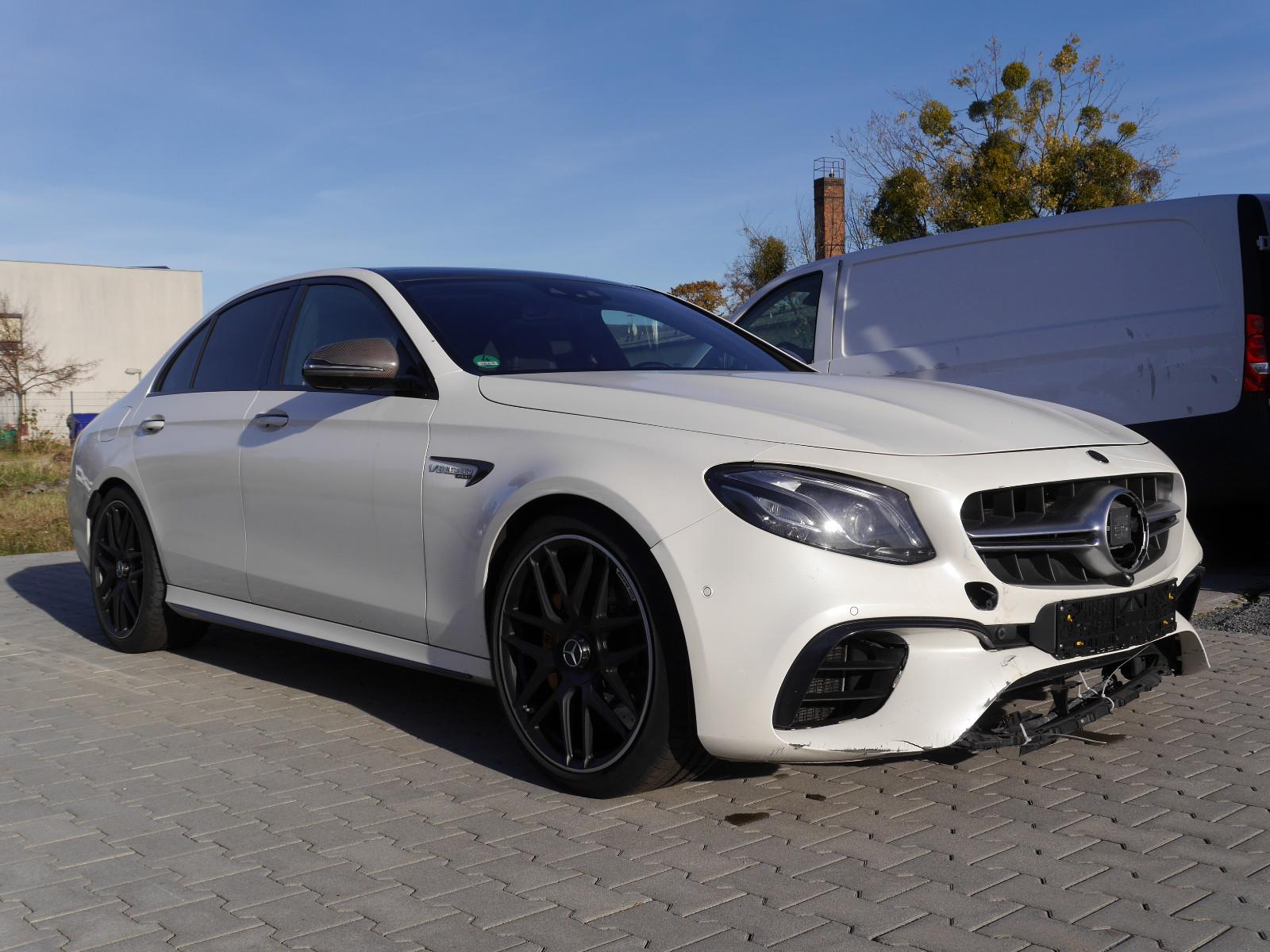 Mercedes-Benz E 63S AMG BRABUS Carbon Ceramic360° Schalensitze