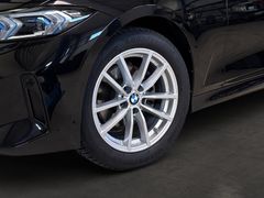 Fahrzeugabbildung BMW 320i Touring M Sport -AHK/Pano/HeadUp/Innovation