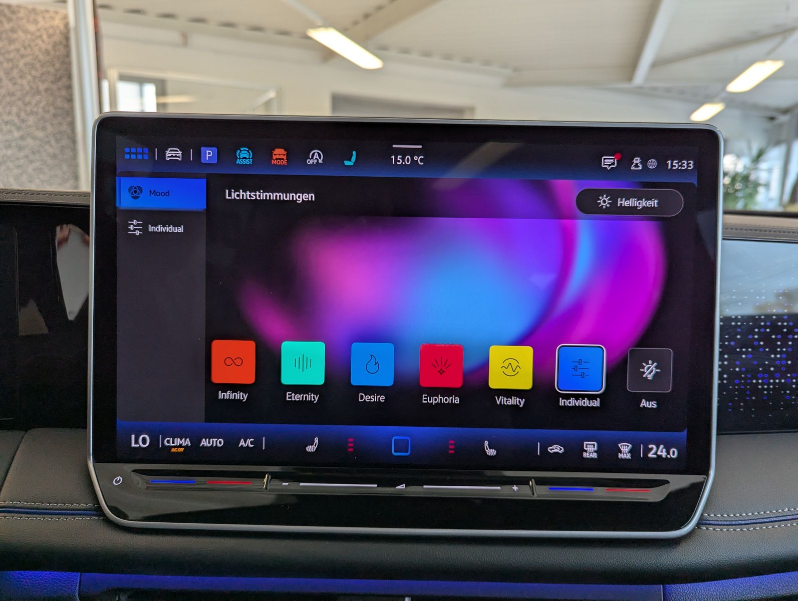 Fahrzeugabbildung Volkswagen Tiguan 2.0TDI R-Line 4M Pano Black Matrix AHK 20