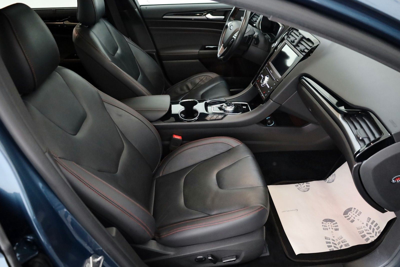 Fahrzeugabbildung Ford Mondeo Turnier ST-Line Leder,Navi,Panorama,AHK