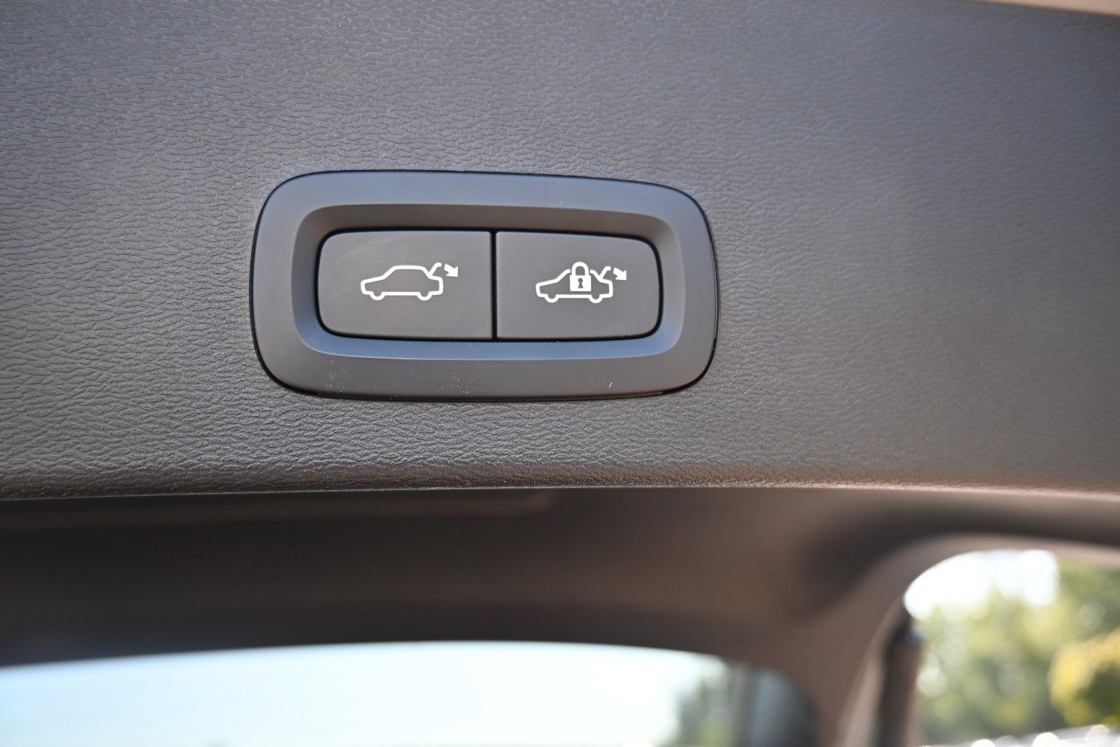 Fahrzeugabbildung Volvo XC40 B3 Benzin Core 2WD*LHZG*360°