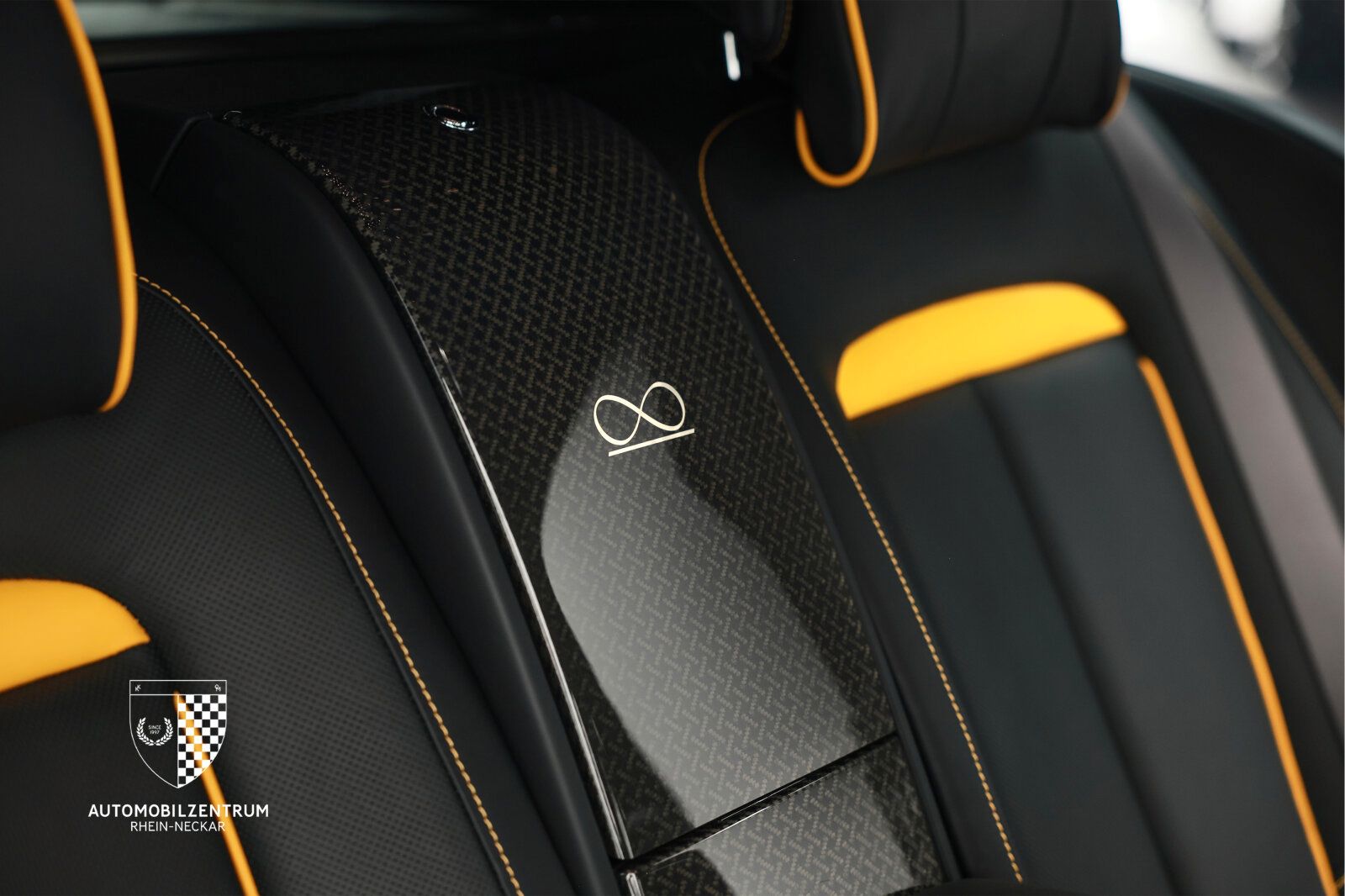 Rolls-Royce Cullinan Black Badge ImmersiveSeat/RearTheatre foto 20